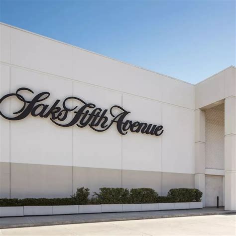 saks phipps